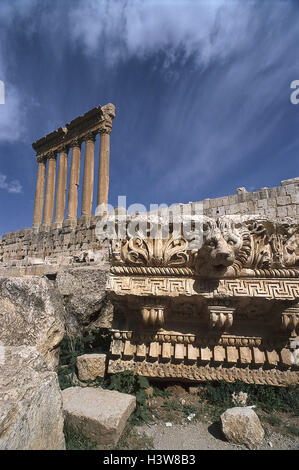 Il Libano, Baalbek, rovina sito, tempio di Giove, pilastri, il Medio Oriente, anteriore est, vicino Oriente, Balbek, area del tempio, ruderi, 1 - 3 cent., rovina città, rovina, rimane, colonnati, mura difensive, rilievo, testa di leone, arte, cultura, luogo di interesse, l'UNESCO-w Foto Stock