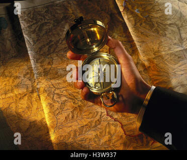 Man's hand, compass, map man, detail, hand, instrument, orientation, direction, direction, exchange rate, way, regulation, help Foto Stock