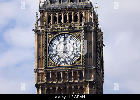 Il mezzogiorno 12 pm di dodici ore di Big Ben orologio Foto Stock