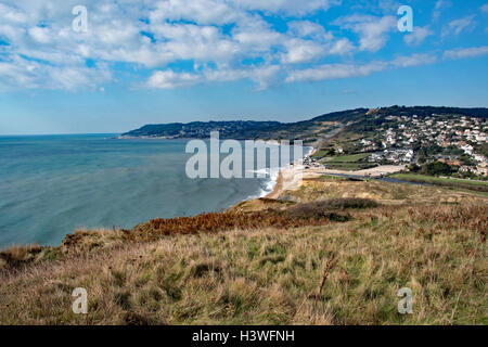 Charmouth, West Dorset, Inghilterra, come si vede dal South West Coast Path. Foto Stock