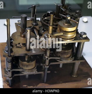 Differenza motore, un sistema automatico di calcolatore meccanico progettato per catalogare le funzioni polinomiali, progettata da Charles Babbage (1791-1871) un inglese polymath, matematico e filosofo, inventore e ingegnere meccanico. Datata del XIX secolo Foto Stock