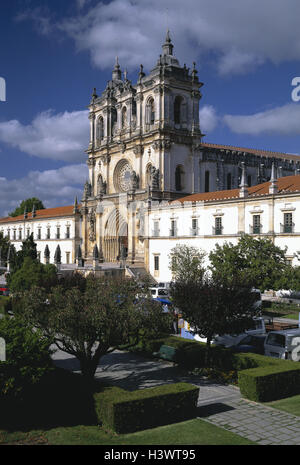 Il Portogallo, Estremadura, chiostro pianta, Mosteiro de Santa Maria de Alcobaca, distretto di Leiria, Alcobaca, il chiostro della cistercense abbazia, Real Abadia de Santa Maria de Alcobaca, 13. Cento., facciata, il portale principale Foto Stock