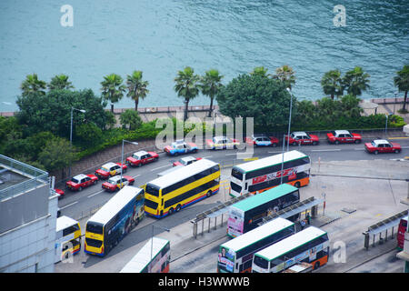 Gli autobus e i taxi della stazione Victoria Island Hong Kong Cina Foto Stock