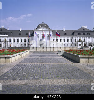 La Slovacchia, Bratislava, Hodza Square, Grassalkovich Palace, fontana, Europa Slovacchia, Bratislava, palazzo, edificio, struttura, architettura rococò, luogo di interesse, ben, fontana, play, acqua park, parco, esterno Foto Stock