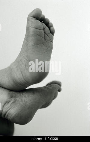 Il Toddler, dettaglio, piedi, b/w, Foto Stock