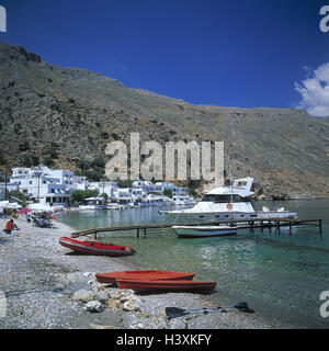 La Grecia, Creta, Loutro vista locale, pontile, barca, esterno, Cicladi Cicladi isola, isola, spiaggia, mare, mare Mediterraneo, COSTA, COSTA SUD, luogo di pesca, luogo, luogo, villaggio, visualizzare, case, case residenziali Foto Stock