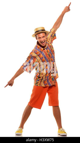 L'uomo, giovani, abiti estivi, cappello di paglia, fuso, gesto, uomini, vacanzieri, studio, tagliare, estate, tempo libero, pantaloncini, maglietta, luminosamente, cura, solare hat, divertente, indicare, punto, felice, Foto Stock