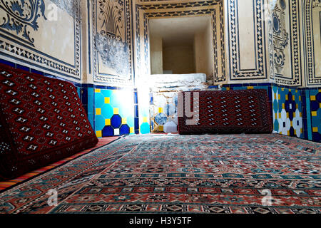 La sfocatura in iran kashan islamic hammam moquette e fontana per il relax Foto Stock