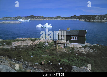 La Danimarca Groenlandia, Jakobshavn house, mare città Inuit, ad ovest della Groenlandia, luogo, visualizzare la pesca house, casa residenziale, stile architettonico tipicamente, il litorale atlantico, l'Atlantico, iceberg, floes, Foto Stock