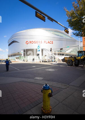 Rogers Place, un multi-uso indoor arena nel distretto di ghiaccio del centro di Edmonton, Alberta, Canada. Foto Stock