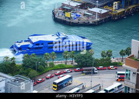 Vista aerea sul terminal traghetti Isola di Hong Kong Cina Foto Stock