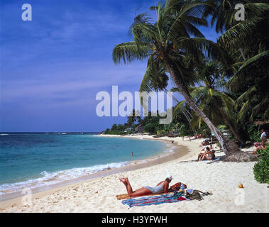 Sri Lanka, Unawatuna, Palm Beach, bagnanti, Ceylon, vacanza mare, spiaggia, palme, spiaggia, Foto Stock