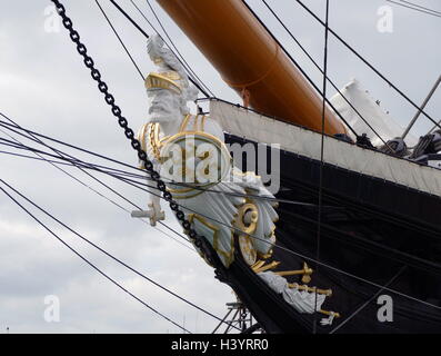 Vista del sistema HMS Warrior, un 40-pistola a vapore fregata corazzata costruita per la Royal Navy nel 1859-61. Lei era il nome nave del guerriero-class ironclads. Recante la data del XXI secolo Foto Stock