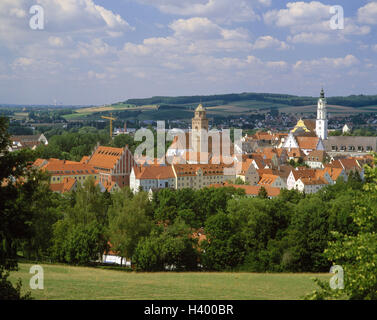 Germania, bavarese di Svevia, Donauwoerth, vista città, chiese, Europa, bavaresi, Svevia, città, vista cattedrale, "ai nostri cari donna", città chiesa parrocchiale, la chiesa del convento di Santa Croce, Minster, chiesa di pellegrinaggio, paesaggio collinare, estate Foto Stock