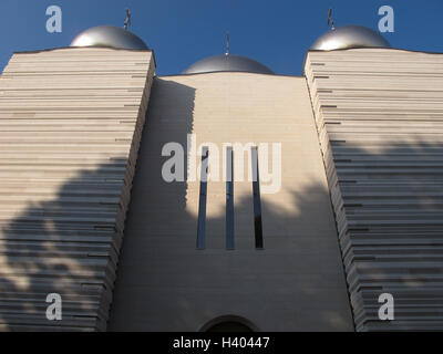 La chiesa russo-ortodossa cattedrale du Quai Branly, Jean-Michel Wilmotte architetto, sulla riva sinistra di Parigi, Francia Foto Stock