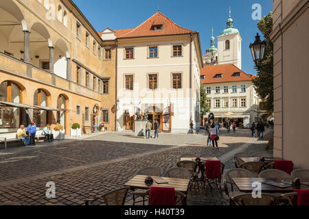 Pomeriggio autunnale in Prague Old Town, Repubblica Ceca. Foto Stock