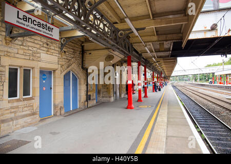 Stazione ferroviaria di Lancaster LANCASHIRE REGNO UNITO Foto Stock