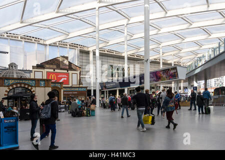 Interno del Manchester Victoria Stazione Ferroviaria Foto Stock