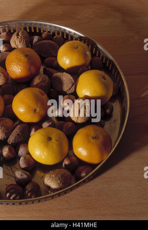 Sbucciare, dadi, ordina in modo diverso, tangerini, dettaglio, nocciole, noci del Brasile e noci, completamente, frutta, frutta, frutta tropicale, cibo, mangiare, still life, la fotografia del prodotto Foto Stock