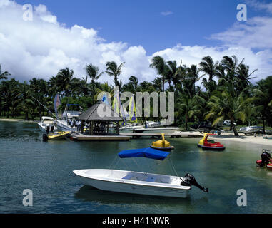 Maurizio, Ile aux Cerfs, pontile, stivali, ancoraggio, Oceano Indiano, Maskarenen, isola di stato, isola, est, stivali, motoscafi, oceaniche barca da pesca, vista Foto Stock