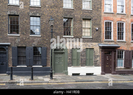 Una terrazza del periodo georgiano case nel documento Wilkes Street, Shoreditch, London E1 Foto Stock