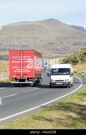 La Crimea Pass o Bwlch y Gorddinan (A470) cerca da Blaenau Ffestiniog verso Betws-y-Coed, Snowdonia National Park, il Galles Foto Stock