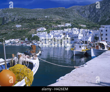 Grecia CICLADI, isola di Amorgos, Ormos Aegiali, vista locale, porto, stivali, Europa sud-est Europa, Ellas, Hellas, Elliniki Dimokratia, isole dell' Egeo, Cicladi isola, isola del Mediterraneo, luogo, luogo, porto posto, luogo costiero, Harbour View, motoscafi e barche da pesca, pontile, sfondo, paesaggio collinare Foto Stock