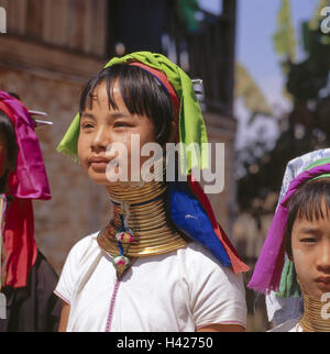 Myanmar, Lago Inle, ceppo i Padaung, ragazza, del collo gioielli, ritratto, nessun modello di rilascio Asia, Indocina, Birmania, bambino, locali trib, ceppo di montagna, tribù di montagna, ceppo Padaung, giovani, gioielli, vestiti, tradizione, tradizionalmente, tradizioni, cultura, etnicamente Foto Stock