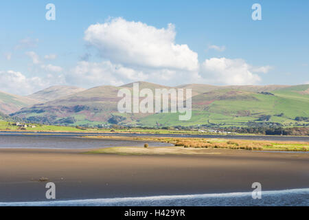 Ampio acqua sul Afon Dysynni vicino alla città costiera di Tywyn, Cardigan Bay. Merionethshire, il Galles del Nord. Foto Stock