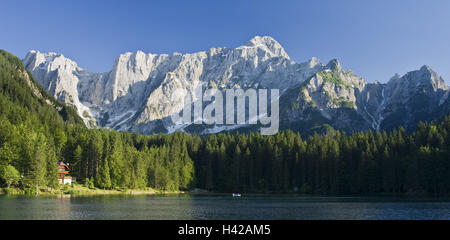 L'Italia, Julische Alpi, sul Lago Laghi Tu Fusine, Mangart, Foto Stock