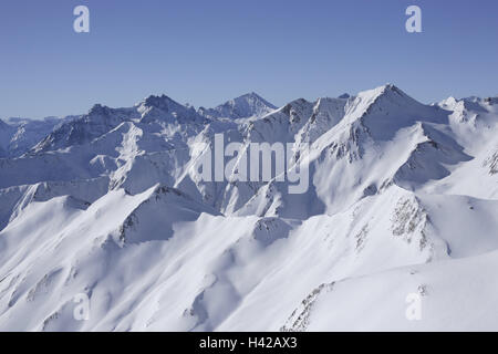 Austria, Tirolo, Serfaus-Fiss-Ladis, panorama di montagna, alpi, montagne, montagne, stagione invernale, neve, coperta di neve, sport invernali area, area sciistica, turismo, turismo, paesaggio di montagna, panorama, scenario, Foto Stock