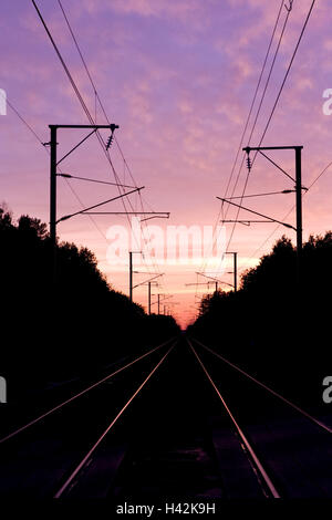 Francia, centro, Loir-et-Cher, linea ferroviaria, atmosfera serale, Foto Stock