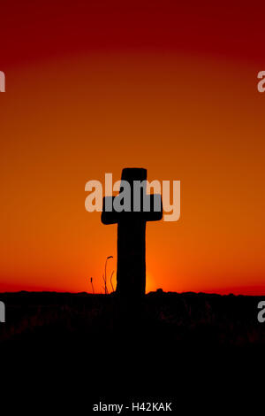 Francia, Bretagna, Finisterre, Cote d'Abers, punto Landunvez, Trémazan, croce, silhouette, di post-incandescenza, Foto Stock