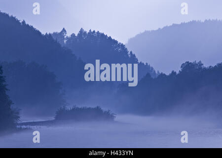 L'Austria, paese di Salisburgo, fiume Lammer, luce della sera, haze, Foto Stock