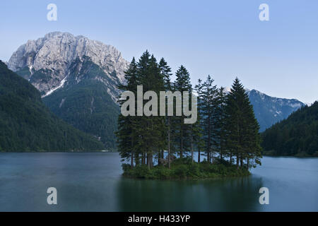 L'Italia, Julische Alpi, il lago, lago del Predil, Predilsee, isola, Foto Stock