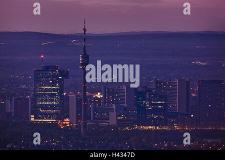 Austria, Vienna Danube City, Torre del Danubio, sera, Foto Stock