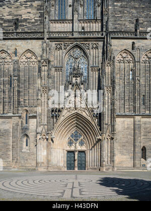 Cattedrale di Magdeburgo con portale di ingresso, dettaglio facciata ovest, di Magdeburgo, Sassonia-Anhalt, Germania Foto Stock