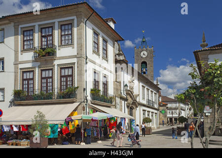 Il Portogallo, Ponte de Lima, Città Vecchia, negozi, turisti, Foto Stock