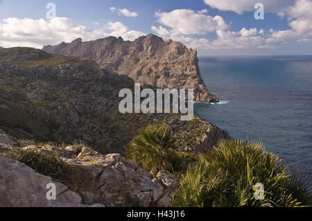 Spagna, Maiorca, penisola forma obiettivo, ripida costa, visualizzare Cala Boquer, Isole Baleari Isole Baleari isola, regione costiera del Mar Mediterraneo, Costa, Costa di bile, rock, mare d'inverno, Foto Stock