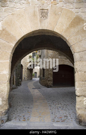 Città Vecchia, Pals in Costa Brava Catalogna, vista città, archway, obiettivi, passaggi, lane, Old Town Lane, sentiero in modo pieno gli angoli, ciottoli, edificio, case, storicamente, architettura, luogo di interesse, nessuno, idilliaco, pittorescamente, Foto Stock