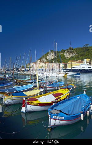 L'Europa, il sud della Francia, Cote d'Azur, Nizza, porto, barche da pesca Foto Stock