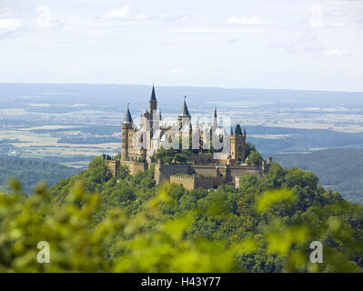 Germania, Baden-Württemberg, Hechingen, Castello Hohenzollern, Alb (regione) pedemontana, Zollernalbkreis (distretto), montagna, collina, legno, Castello, testimonianza di montagna, Zollerberg, castello, edificio, architettura, luogo di interesse, destinazione, turismo, Foto Stock