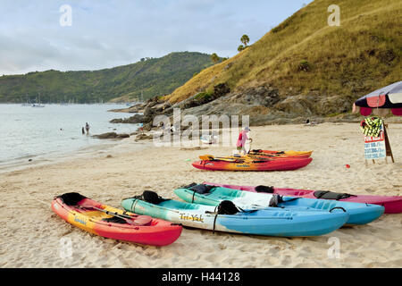 Asia Thailandia, isola di Phuket, Nai Harn Noi Beach, noleggio barche, Foto Stock