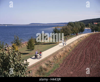 Germania, Franconia, campo Plein, mountain arieti, bromo brook lago, pista ciclabile, Baviera, Franconia centrale, lago, pianamente, shore, banca Modo, Modo, ciclista, pedonale, destinazione, vacanze, ferie, estate, Foto Stock