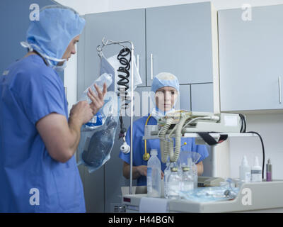 Op. Suor, guidata, medico, op. preparazione, drip, op. team, funzionamento, cuore ct., Foto Stock