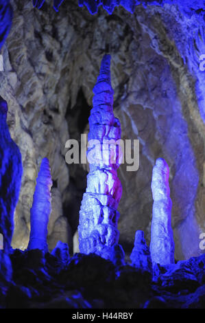 In Germania, la Baviera, Svizzera Francone, Pottenstein, devil's pit, grotte di calcare, pietre di gocciolamento, stalagmiti, Foto Stock