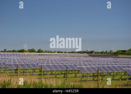 Germania, SCHLESWIG-HOLSTEIN, fregio del nord paese, isola di Pellworm, solare allegato, Foto Stock