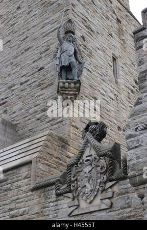 Gran Bretagna, Scozia, Stirling, tower, Wallace Monument, dettaglio, statua, umettare le armi, raccoglimento, battaglia, monumento William Wallace, luogo di interesse, la struttura presenta uno stile architettonico, architettura, facciata, struttura in pietra, scultura, rilievo, Foto Stock