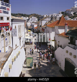 Il Portogallo, Algarve Albufeira, centro città, Igreja Nova street, pedonale, Europa, destinazione, città, centro citta', edificio, case, negozi, area pedonale dello shopping, persona, turistico, Foto Stock