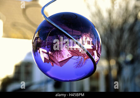 Giardino, WIND CHIME, spirale, dettaglio, sfera, riflessione, casa residenziale, Foto Stock